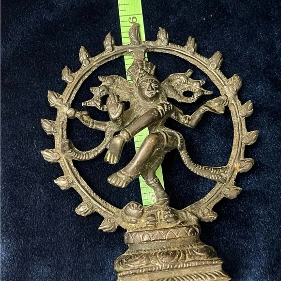 Vintage Bronze Nataraja Dancing Shiva Hindu Statue - Picture 8 of 9